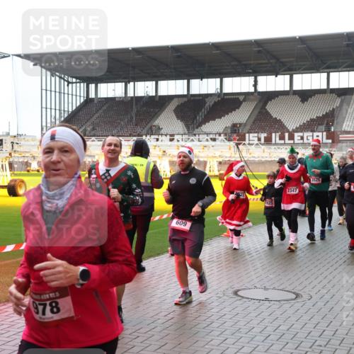 07.12.2025 - St. Pauli X-Mass-Run No. 15 Luisa Fischer http://msf.ph/oto/9387699 07.12.2025 11:47:26 Ziel 978, 609, 3525, 987, 2347, 1925, 346, 353, 371, 530, 567, 570, 609, 614, 640, 642, 645, 647, 649, 898, 900, 901, 903, 978, 987, 992, 1276, 1881, 1882, 2047, 2108, 2109, 2111, 2114, 2179, 2180, 2182, 2221, 2222, 2223, 2347, 2442, 2446, 2568, 2798, 2928, 3010, 3210, 3215, 3216, 3420, 3471, 3482, 3525, 3641, 3777, 3798, 3800, 3924, 3925, 3948, 3949, 3960, 3961, 5004 meine-sportfotos.de