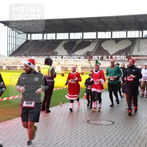 07.12.2025 - St. Pauli X-Mass-Run No. 15 Luisa Fischer http://msf.ph/oto/9387703 07.12.2025 11:47:27 Ziel 15, 0, 570, 609, 3525, 987, 2179, 2222, 2347, 3925, 346, 353, 371, 530, 567, 570, 609, 614, 640, 642, 645, 647, 649, 898, 900, 901, 903, 978, 987, 992, 1276, 1881, 1882, 2047, 2114, 2179, 2180, 2182, 2221, 2222, 2223, 2347, 2442, 2446, 2568, 2798, 2928, 3010, 3210, 3215, 3216, 3420, 3471, 3482, 3525, 3641, 3777, 3798, 3800, 3924, 3925, 3948, 3949, 3960, 3961, 4883, 5004 meine-sportfotos.de