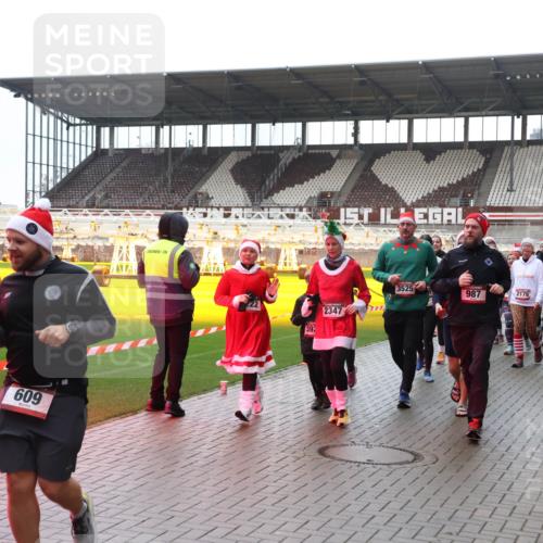 07.12.2025 - St. Pauli X-Mass-Run No. 15 Luisa Fischer http://msf.ph/oto/9387704 07.12.2025 11:47:27 Ziel 609, 22, 392, 2347, 3525, 987, 2179, 346, 353, 371, 530, 567, 570, 609, 614, 640, 642, 645, 647, 649, 898, 900, 901, 903, 978, 987, 992, 1276, 1881, 1882, 2047, 2114, 2179, 2180, 2182, 2221, 2222, 2223, 2347, 2442, 2446, 2568, 2798, 2928, 3010, 3210, 3215, 3216, 3420, 3471, 3482, 3525, 3641, 3777, 3798, 3800, 3924, 3925, 3948, 3949, 3960, 3961, 4883, 5004 meine-sportfotos.de