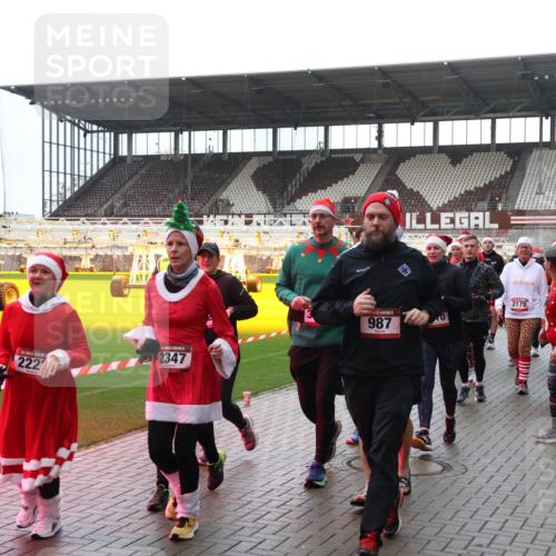 07.12.2025 - St. Pauli X-Mass-Run No. 15 Luisa Fischer http://msf.ph/oto/9387711 07.12.2025 11:47:29 Ziel 047, 222, 2347, 987, 2179, 346, 353, 371, 530, 567, 570, 609, 614, 640, 642, 645, 647, 649, 898, 900, 901, 903, 978, 987, 992, 1276, 1881, 1882, 2047, 2114, 2179, 2180, 2182, 2221, 2222, 2223, 2347, 2442, 2446, 2568, 2798, 2928, 3010, 3210, 3215, 3216, 3420, 3471, 3482, 3525, 3641, 3777, 3798, 3800, 3924, 3925, 3948, 3949, 3961, 4883, 5004 meine-sportfotos.de