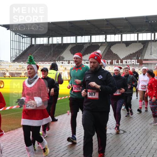 07.12.2025 - St. Pauli X-Mass-Run No. 15 Luisa Fischer http://msf.ph/oto/9387712 07.12.2025 11:47:29 Ziel 22, 2347, 180, 3525, 987, 010, 2179, 346, 353, 371, 530, 567, 570, 609, 614, 640, 642, 645, 647, 649, 898, 900, 901, 903, 978, 987, 992, 1276, 1881, 1882, 2047, 2114, 2179, 2180, 2182, 2221, 2222, 2223, 2347, 2442, 2446, 2568, 2798, 2928, 3010, 3210, 3215, 3216, 3420, 3471, 3482, 3525, 3641, 3777, 3798, 3800, 3924, 3925, 3948, 3949, 3961, 4883, 5004 meine-sportfotos.de