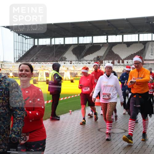 07.12.2025 - St. Pauli X-Mass-Run No. 15 Luisa Fischer http://msf.ph/oto/9387728 07.12.2025 11:47:33 Ziel 15, 2928, 15, 60, 567, 22, 3950, 2047, 2179, 346, 353, 371, 530, 567, 570, 609, 614, 640, 642, 645, 647, 649, 898, 900, 901, 903, 930, 978, 987, 992, 1276, 1881, 1882, 2047, 2114, 2179, 2180, 2182, 2221, 2222, 2223, 2347, 2442, 2446, 2568, 2798, 2928, 3010, 3210, 3215, 3216, 3416, 3419, 3420, 3430, 3471, 3482, 3525, 3594, 3596, 3641, 3777, 3798, 3800, 3924, 3925, 3948, 3949, 3961, 4883, 5004 meine-sportfotos.de