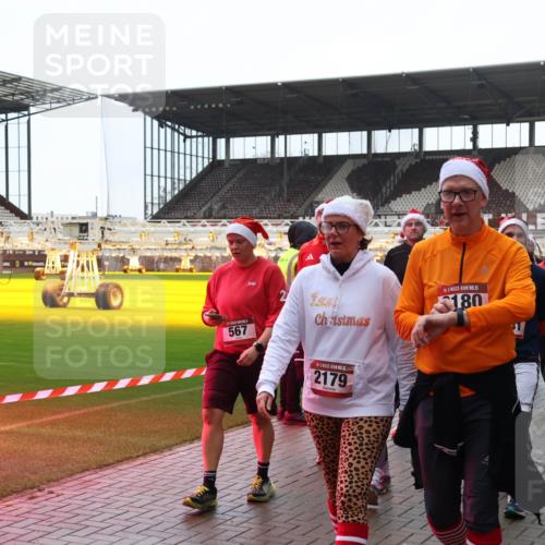 07.12.2025 - St. Pauli X-Mass-Run No. 15 Luisa Fischer http://msf.ph/oto/9387737 07.12.2025 11:47:35 Ziel 567, 1, 2179, 15, 180, 2047, 346, 353, 371, 530, 567, 570, 609, 614, 640, 642, 645, 647, 649, 898, 900, 901, 903, 930, 978, 987, 992, 1276, 1881, 1882, 2047, 2114, 2179, 2180, 2182, 2221, 2222, 2223, 2347, 2442, 2446, 2568, 2798, 2928, 3010, 3210, 3215, 3216, 3416, 3419, 3420, 3430, 3471, 3482, 3525, 3594, 3596, 3641, 3777, 3798, 3800, 3924, 3925, 3948, 3949, 3961, 4883, 5004 meine-sportfotos.de