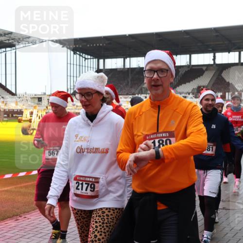 07.12.2025 - St. Pauli X-Mass-Run No. 15 Luisa Fischer http://msf.ph/oto/9387740 07.12.2025 11:47:36 Ziel 567, 15, 180, 81, 26, 30, 15, 2179, 2047, 356, 346, 353, 371, 530, 567, 570, 609, 614, 640, 642, 645, 647, 649, 898, 900, 901, 903, 930, 978, 987, 992, 1276, 1881, 1882, 2047, 2114, 2179, 2180, 2182, 2221, 2222, 2223, 2347, 2442, 2446, 2568, 2798, 2928, 3010, 3210, 3215, 3216, 3416, 3419, 3420, 3430, 3471, 3482, 3525, 3594, 3596, 3641, 3777, 3798, 3800, 3924, 3925, 3948, 3949, 3961, 4883, 5004 meine-sportfotos.de