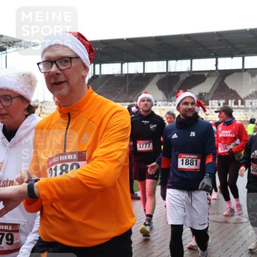 07.12.2025 - St. Pauli X-Mass-Run No. 15 Luisa Fischer http://msf.ph/oto/9387743 07.12.2025 11:47:37 Ziel 15, 180, 15, 2179, 26, 26, 530, 1881, 2047, 526, 346, 353, 371, 530, 567, 570, 609, 614, 640, 642, 645, 647, 649, 898, 900, 901, 903, 930, 978, 987, 992, 1276, 1881, 1882, 2047, 2114, 2179, 2180, 2182, 2221, 2222, 2223, 2347, 2442, 2446, 2568, 2798, 2928, 3010, 3210, 3215, 3216, 3416, 3419, 3420, 3430, 3471, 3482, 3525, 3594, 3596, 3641, 3777, 3798, 3800, 3924, 3925, 3948, 3949, 3961, 4883, 5004 meine-sportfotos.de