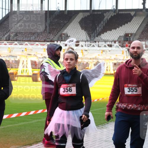 07.12.2025 - St. Pauli X-Mass-Run No. 15 Luisa Fischer http://msf.ph/oto/9387757 07.12.2025 11:47:42 Ziel 15, 3948, 15, 356, 355, 52, 107, 121, 125, 131, 237, 254, 346, 353, 371, 530, 567, 570, 609, 614, 640, 642, 645, 647, 649, 898, 900, 901, 903, 930, 978, 987, 992, 1881, 1882, 2047, 2114, 2182, 2221, 2222, 2223, 2347, 2442, 2446, 2568, 2798, 2928, 3010, 3210, 3215, 3216, 3416, 3419, 3420, 3430, 3471, 3482, 3525, 3594, 3596, 3641, 3655, 3664, 3754, 3770, 3777, 3798, 3800, 3924, 3925, 3948, 3949, 3961, 4883, 5004 meine-sportfotos.de