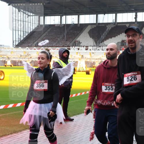 07.12.2025 - St. Pauli X-Mass-Run No. 15 Luisa Fischer http://msf.ph/oto/9387761 07.12.2025 11:47:43 Ziel 15, 356, 15, 355, 15, 526, 107, 121, 125, 131, 237, 245, 254, 353, 371, 530, 567, 570, 609, 614, 640, 645, 647, 898, 900, 901, 903, 930, 978, 987, 992, 1540, 1881, 1882, 2047, 2114, 2182, 2221, 2222, 2223, 2347, 2442, 2446, 2568, 2798, 2928, 3010, 3210, 3215, 3216, 3416, 3419, 3420, 3430, 3471, 3482, 3525, 3594, 3596, 3641, 3655, 3664, 3754, 3770, 3777, 3798, 3800, 3924, 3925, 3948, 3949, 3961, 4883, 5004 meine-sportfotos.de