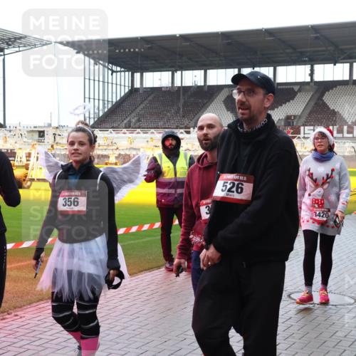 07.12.2025 - St. Pauli X-Mass-Run No. 15 Luisa Fischer http://msf.ph/oto/9387764 07.12.2025 11:47:44 Ziel 15, 356, 3, 15, 526, 3420, 2568, 107, 121, 125, 131, 237, 245, 254, 353, 530, 567, 570, 609, 614, 640, 645, 647, 898, 900, 901, 930, 978, 987, 992, 1540, 1881, 1882, 2047, 2114, 2182, 2221, 2222, 2223, 2347, 2442, 2446, 2568, 2798, 2928, 3010, 3210, 3215, 3216, 3416, 3419, 3420, 3430, 3471, 3482, 3525, 3594, 3596, 3641, 3655, 3664, 3754, 3770, 3777, 3798, 3800, 3924, 3925, 3948, 3949, 3961, 4883, 5004 meine-sportfotos.de