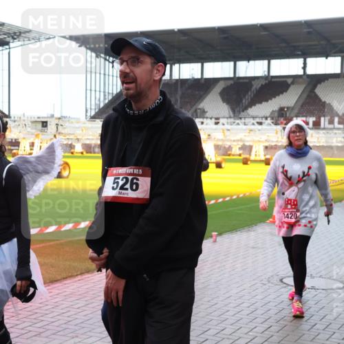 07.12.2025 - St. Pauli X-Mass-Run No. 15 Luisa Fischer http://msf.ph/oto/9387767 07.12.2025 11:47:45 Ziel 15, 356, 15, 526, 10, 3420, 107, 121, 125, 131, 237, 245, 254, 353, 530, 567, 570, 609, 614, 640, 645, 647, 898, 900, 901, 930, 978, 992, 1540, 1881, 1882, 2047, 2114, 2182, 2221, 2222, 2223, 2347, 2568, 2798, 2928, 3010, 3210, 3215, 3216, 3416, 3419, 3420, 3430, 3471, 3482, 3525, 3594, 3596, 3641, 3655, 3664, 3754, 3770, 3777, 3798, 3800, 3924, 3925, 3948, 3949, 3961, 4883, 5004 meine-sportfotos.de
