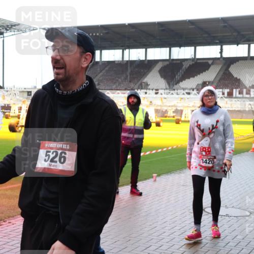 07.12.2025 - St. Pauli X-Mass-Run No. 15 Luisa Fischer http://msf.ph/oto/9387769 07.12.2025 11:47:45 Ziel 15, 526, 3420, 1276, 107, 121, 125, 131, 237, 245, 254, 353, 530, 567, 570, 609, 614, 640, 645, 647, 898, 900, 901, 930, 978, 992, 1540, 1881, 1882, 2047, 2114, 2182, 2221, 2222, 2223, 2347, 2568, 2798, 2928, 3010, 3210, 3215, 3216, 3416, 3419, 3420, 3430, 3471, 3482, 3525, 3594, 3596, 3641, 3655, 3664, 3754, 3770, 3777, 3798, 3800, 3924, 3925, 3948, 3949, 3961, 4883, 5004 meine-sportfotos.de