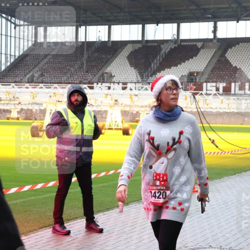 07.12.2025 - St. Pauli X-Mass-Run No. 15 Luisa Fischer http://msf.ph/oto/9387770 07.12.2025 11:47:45 Ziel 6709, 15, 420, 1, 127, 107, 121, 125, 131, 237, 245, 254, 353, 530, 567, 570, 609, 614, 640, 645, 647, 898, 900, 901, 930, 978, 992, 1540, 1881, 1882, 2047, 2114, 2182, 2221, 2222, 2223, 2347, 2568, 2798, 2928, 3010, 3210, 3215, 3216, 3416, 3419, 3420, 3430, 3471, 3482, 3525, 3594, 3596, 3641, 3655, 3664, 3754, 3770, 3777, 3798, 3800, 3924, 3925, 3948, 3949, 3961, 4883, 5004 meine-sportfotos.de