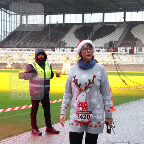 07.12.2025 - St. Pauli X-Mass-Run No. 15 Luisa Fischer http://msf.ph/oto/9387771 07.12.2025 11:47:46 Ziel 6709, 15, 03420, 15, 1276, 107, 121, 125, 131, 237, 245, 254, 353, 530, 567, 570, 609, 614, 640, 645, 647, 898, 900, 901, 930, 992, 1540, 1881, 1882, 2047, 2114, 2182, 2221, 2222, 2223, 2347, 2568, 2798, 2928, 3010, 3210, 3215, 3216, 3416, 3419, 3420, 3430, 3471, 3482, 3525, 3594, 3596, 3641, 3655, 3664, 3754, 3770, 3777, 3798, 3800, 3924, 3925, 3948, 3949, 3961, 4883, 5004 meine-sportfotos.de