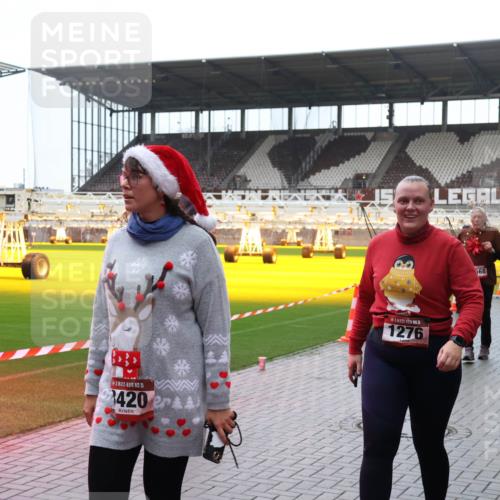 07.12.2025 - St. Pauli X-Mass-Run No. 15 Luisa Fischer http://msf.ph/oto/9387775 07.12.2025 11:47:47 Ziel 15, 420, 5, 1276, 568, 988, 107, 121, 125, 131, 237, 245, 254, 353, 530, 567, 614, 640, 645, 647, 898, 900, 901, 930, 992, 1540, 1881, 1882, 2047, 2114, 2182, 2221, 2222, 2223, 2347, 2568, 2798, 2928, 3010, 3210, 3215, 3216, 3416, 3419, 3420, 3430, 3471, 3482, 3525, 3594, 3596, 3641, 3655, 3664, 3754, 3770, 3777, 3798, 3800, 3924, 3925, 3948, 3949, 3961, 4883, 5004 meine-sportfotos.de