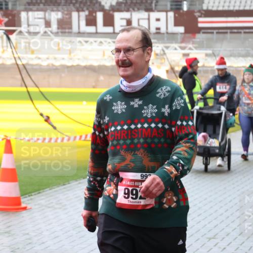 07.12.2025 - St. Pauli X-Mass-Run No. 15 Luisa Fischer http://msf.ph/oto/9387792 07.12.2025 11:48:00 Ziel 1, 99, 992, 614, 107, 121, 125, 131, 237, 245, 254, 353, 530, 614, 898, 900, 901, 930, 992, 1032, 1534, 1539, 1540, 1622, 1951, 2221, 2223, 2381, 2384, 2451, 2452, 2475, 2516, 2568, 3215, 3216, 3225, 3227, 3416, 3419, 3420, 3430, 3471, 3482, 3594, 3596, 3641, 3655, 3664, 3754, 3770, 3798, 3800, 3948, 3949, 4425, 4427, 4883, 5004 meine-sportfotos.de
