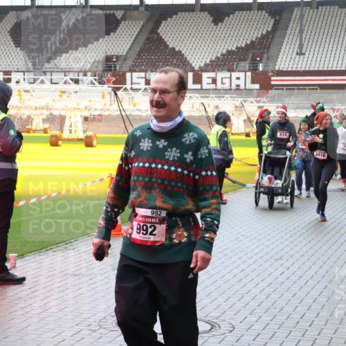 07.12.2025 - St. Pauli X-Mass-Run No. 15 Luisa Fischer http://msf.ph/oto/9387795 07.12.2025 11:48:00 Ziel 15, 992, 15, 992, 614, 3800, 3215, 3416, 3430, 2221, 107, 121, 125, 131, 237, 245, 254, 353, 530, 614, 898, 900, 901, 930, 992, 1032, 1534, 1539, 1540, 1622, 1951, 2221, 2223, 2381, 2384, 2451, 2452, 2475, 2516, 2568, 3215, 3216, 3225, 3227, 3416, 3419, 3420, 3430, 3471, 3482, 3594, 3596, 3641, 3655, 3664, 3754, 3770, 3798, 3800, 3948, 3949, 4425, 4427, 4883, 5004 meine-sportfotos.de