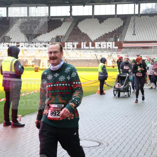 07.12.2025 - St. Pauli X-Mass-Run No. 15 Luisa Fischer http://msf.ph/oto/9387796 07.12.2025 11:48:01 Ziel 1, 992, 15, 992, 614, 3416, 1215, 3430, 2221, 107, 121, 125, 131, 237, 245, 254, 614, 898, 900, 901, 930, 992, 1032, 1534, 1539, 1540, 1622, 1951, 2221, 2223, 2381, 2384, 2451, 2452, 2475, 2516, 2568, 3215, 3216, 3225, 3227, 3416, 3419, 3420, 3430, 3471, 3482, 3594, 3596, 3641, 3655, 3664, 3754, 3770, 3798, 3800, 3948, 3949, 4425, 4427, 4883, 5004 meine-sportfotos.de