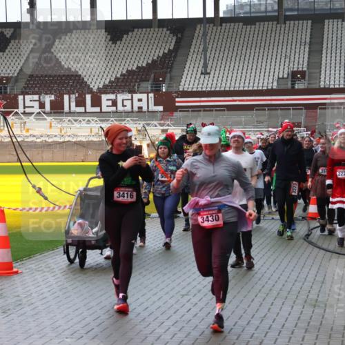 07.12.2025 - St. Pauli X-Mass-Run No. 15 Luisa Fischer http://msf.ph/oto/9387805 07.12.2025 11:48:03 Ziel 3416, 50, 4, 3430, 2223, 359, 2221, 107, 121, 125, 131, 237, 245, 254, 614, 898, 900, 901, 930, 992, 1032, 1534, 1539, 1540, 1622, 1951, 2221, 2223, 2381, 2384, 2451, 2452, 2475, 2516, 2568, 3215, 3216, 3225, 3227, 3313, 3416, 3419, 3420, 3430, 3471, 3482, 3594, 3596, 3641, 3655, 3664, 3754, 3770, 3798, 3800, 3948, 3949, 4425, 4427, 4883, 5004 meine-sportfotos.de