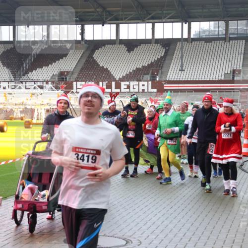 07.12.2025 - St. Pauli X-Mass-Run No. 15 Luisa Fischer http://msf.ph/oto/9387821 07.12.2025 11:48:07 Ziel 3419, 3216, 107, 80, 3594, 2223, 2221, 1540, 107, 121, 125, 131, 237, 245, 254, 724, 796, 898, 900, 901, 930, 992, 1032, 1471, 1474, 1534, 1539, 1540, 1597, 1622, 1951, 2221, 2223, 2381, 2384, 2451, 2452, 2475, 2516, 2568, 2842, 3225, 3227, 3312, 3313, 3416, 3419, 3430, 3471, 3482, 3594, 3596, 3641, 3655, 3664, 3754, 3770, 3798, 3800, 4425, 4427, 4883 meine-sportfotos.de