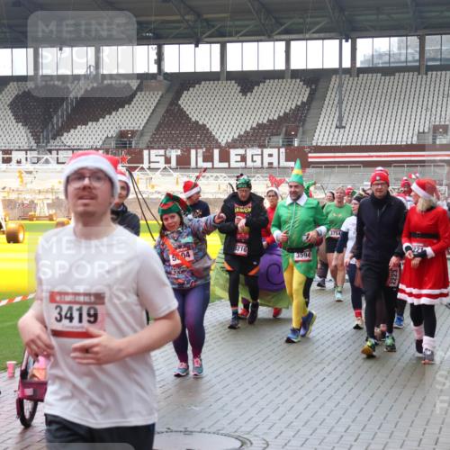 07.12.2025 - St. Pauli X-Mass-Run No. 15 Luisa Fischer http://msf.ph/oto/9387822 07.12.2025 11:48:07 Ziel 3419, 50, 04, 8216, 3594, 3754, 10, 221, 1540, 3482, 107, 121, 125, 131, 237, 245, 254, 724, 796, 898, 900, 901, 930, 992, 1032, 1471, 1474, 1534, 1539, 1540, 1597, 1622, 1951, 2221, 2223, 2381, 2384, 2451, 2452, 2475, 2516, 2568, 2842, 3225, 3227, 3312, 3313, 3416, 3419, 3430, 3471, 3482, 3594, 3596, 3641, 3655, 3664, 3754, 3770, 3798, 3800, 4425, 4427, 4883 meine-sportfotos.de