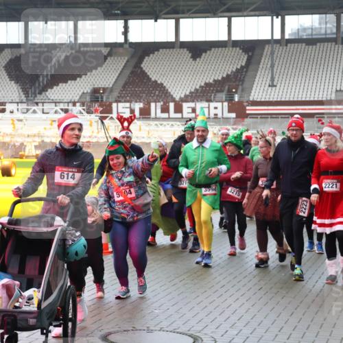07.12.2025 - St. Pauli X-Mass-Run No. 15 Luisa Fischer http://msf.ph/oto/9387825 07.12.2025 11:48:08 Ziel 614, 5, 04, 321, 3594, 35, 3215, 2223, 2221, 1540, 107, 121, 125, 131, 237, 245, 254, 724, 796, 930, 992, 1032, 1471, 1474, 1534, 1539, 1540, 1597, 1622, 1951, 2221, 2223, 2381, 2384, 2451, 2452, 2475, 2516, 2842, 3225, 3227, 3312, 3313, 3416, 3419, 3430, 3471, 3482, 3594, 3596, 3655, 3664, 3754, 3770, 3798, 3800, 4425, 4427, 4883 meine-sportfotos.de