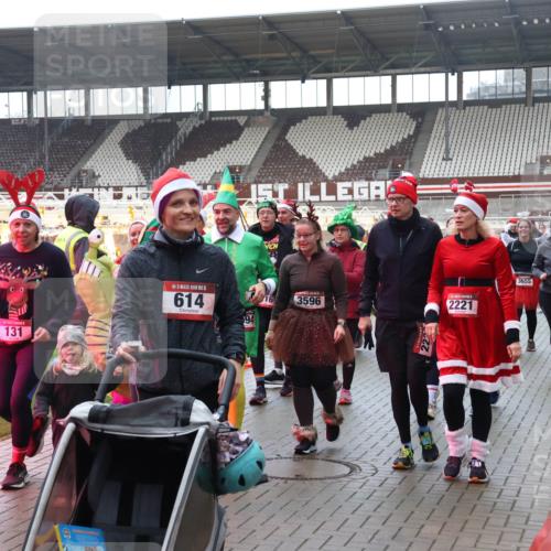 07.12.2025 - St. Pauli X-Mass-Run No. 15 Luisa Fischer http://msf.ph/oto/9387836 07.12.2025 11:48:11 Ziel 131, 1, 5, 614, 194, 16, 3596, 2221, 3655, 930, 1540, 3432, 107, 121, 125, 131, 237, 245, 254, 724, 796, 930, 1032, 1471, 1474, 1534, 1539, 1540, 1597, 1622, 1951, 2221, 2223, 2381, 2384, 2451, 2452, 2475, 2516, 2842, 3225, 3227, 3312, 3313, 3416, 3419, 3430, 3471, 3482, 3594, 3596, 3655, 3664, 3754, 3770, 3798, 3800, 4425, 4427, 4883 meine-sportfotos.de