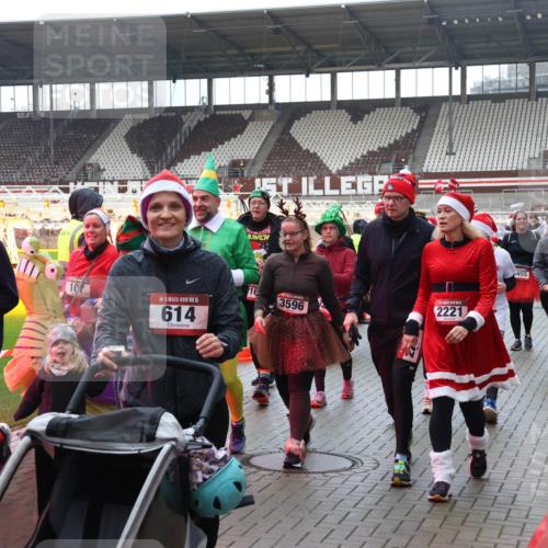 07.12.2025 - St. Pauli X-Mass-Run No. 15 Luisa Fischer http://msf.ph/oto/9387837 07.12.2025 11:48:11 Ziel 131, 216, 107, 15, 3596, 2221, 614, 655, 1540, 107, 121, 125, 131, 237, 245, 254, 724, 796, 930, 1032, 1471, 1474, 1534, 1539, 1540, 1597, 1622, 1951, 2221, 2223, 2381, 2384, 2451, 2452, 2475, 2516, 2842, 3225, 3227, 3312, 3313, 3416, 3419, 3430, 3471, 3482, 3594, 3596, 3655, 3664, 3754, 3770, 3798, 3800, 4425, 4427, 4883 meine-sportfotos.de