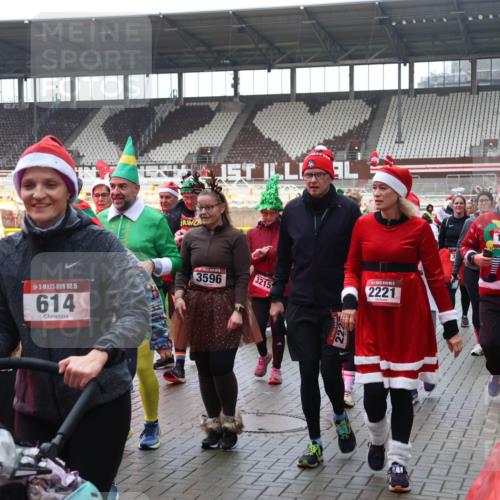 07.12.2025 - St. Pauli X-Mass-Run No. 15 Luisa Fischer http://msf.ph/oto/9387839 07.12.2025 11:48:12 Ziel 15, 614, 3596, 3215, 2221, 1540, 107, 121, 125, 131, 237, 245, 254, 724, 796, 930, 1032, 1471, 1474, 1534, 1539, 1540, 1597, 1622, 1951, 2381, 2384, 2451, 2452, 2475, 2516, 2842, 3225, 3227, 3312, 3313, 3416, 3419, 3430, 3471, 3482, 3547, 3594, 3596, 3655, 3664, 3754, 3770, 3798, 3800, 4425, 4427, 4883 meine-sportfotos.de