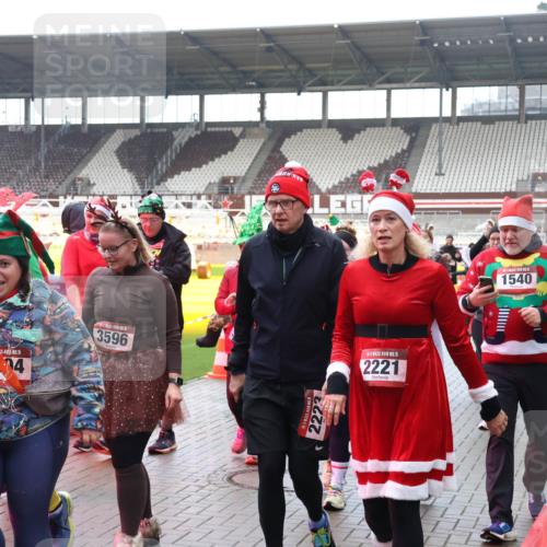 07.12.2025 - St. Pauli X-Mass-Run No. 15 Luisa Fischer http://msf.ph/oto/9387843 07.12.2025 11:48:13 Ziel 15, 504, 3596, 22, 15, 2221, 1540, 107, 121, 125, 131, 237, 245, 254, 724, 796, 930, 1032, 1471, 1474, 1534, 1539, 1540, 1597, 1622, 1951, 2381, 2384, 2451, 2452, 2475, 2516, 2842, 3225, 3227, 3312, 3313, 3416, 3419, 3430, 3542, 3547, 3594, 3596, 3602, 3655, 3664, 3754, 3770, 3798, 3800, 4425, 4427, 4883 meine-sportfotos.de