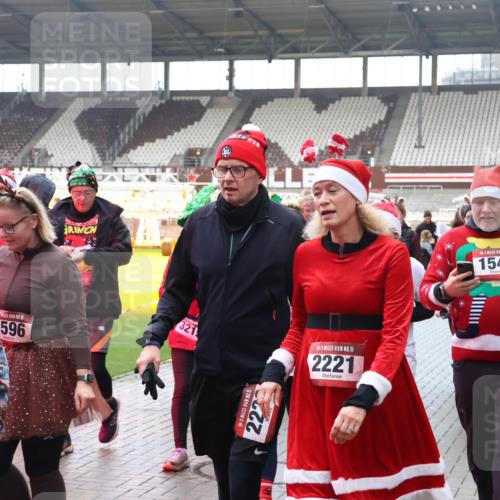 07.12.2025 - St. Pauli X-Mass-Run No. 15 Luisa Fischer http://msf.ph/oto/9387845 07.12.2025 11:48:13 Ziel 15, 004, 3596, 321, 15, 222, 15, 2221, 15, 1540, 107, 121, 125, 131, 237, 245, 254, 724, 796, 930, 1032, 1471, 1474, 1534, 1539, 1540, 1597, 1622, 1951, 2381, 2384, 2451, 2452, 2475, 2516, 2842, 3225, 3227, 3312, 3313, 3416, 3419, 3430, 3542, 3547, 3594, 3596, 3602, 3655, 3664, 3754, 3770, 3798, 3800, 4425, 4427, 4883 meine-sportfotos.de