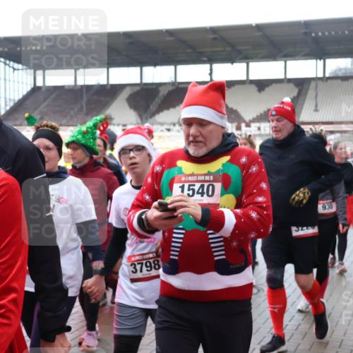 07.12.2025 - St. Pauli X-Mass-Run No. 15 Luisa Fischer http://msf.ph/oto/9387854 07.12.2025 11:48:15 Ziel 15, 21, 15, 1540, 3798, 60000, 344, 930, 107, 121, 125, 131, 207, 237, 245, 254, 724, 796, 930, 1032, 1471, 1474, 1534, 1539, 1540, 1597, 1622, 1951, 2381, 2384, 2451, 2452, 2475, 2516, 2842, 3225, 3227, 3312, 3313, 3416, 3419, 3430, 3542, 3545, 3547, 3594, 3596, 3602, 3655, 3664, 3754, 3770, 4425, 4427, 4883 meine-sportfotos.de