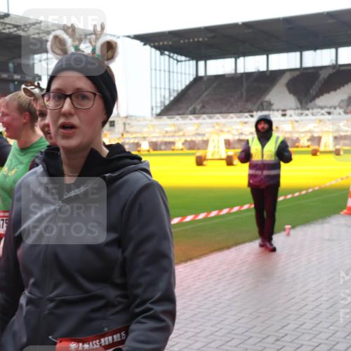 07.12.2025 - St. Pauli X-Mass-Run No. 15 Luisa Fischer http://msf.ph/oto/9387871 07.12.2025 11:48:20 Ziel 375, 5, 107, 121, 125, 131, 207, 237, 245, 254, 724, 796, 930, 1032, 1471, 1474, 1534, 1539, 1540, 1597, 1622, 1951, 2381, 2384, 2451, 2452, 2475, 2516, 2842, 3225, 3227, 3312, 3313, 3416, 3419, 3430, 3542, 3545, 3547, 3602, 3655, 3664, 3754, 3770, 4425, 4427 meine-sportfotos.de