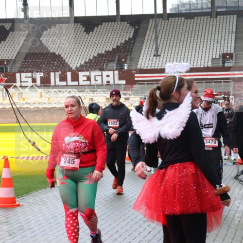 07.12.2025 - St. Pauli X-Mass-Run No. 15 Luisa Fischer http://msf.ph/oto/9387875 07.12.2025 11:48:21 Ziel 15, 245, 1622, 3479, 3482, 107, 121, 125, 131, 207, 237, 245, 254, 724, 796, 930, 1032, 1471, 1474, 1534, 1539, 1540, 1597, 1622, 1951, 2381, 2384, 2451, 2452, 2475, 2516, 2842, 3225, 3227, 3312, 3313, 3542, 3545, 3547, 3602, 3655, 3664, 3754, 3770, 4425, 4427 meine-sportfotos.de