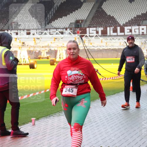 07.12.2025 - St. Pauli X-Mass-Run No. 15 Luisa Fischer http://msf.ph/oto/9387879 07.12.2025 11:48:22 Ziel 15, 245, 1622, 901, 245, 107, 121, 125, 131, 207, 237, 245, 254, 724, 796, 1032, 1471, 1474, 1534, 1539, 1540, 1597, 1622, 1951, 2381, 2384, 2451, 2452, 2475, 2516, 2842, 3225, 3227, 3312, 3313, 3542, 3545, 3547, 3602, 3655, 3664, 3754, 3770, 4425, 4427 meine-sportfotos.de