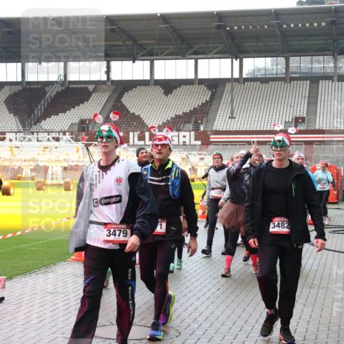 07.12.2025 - St. Pauli X-Mass-Run No. 15 Luisa Fischer http://msf.ph/oto/9387891 07.12.2025 11:48:28 Ziel 15, 3479, 1534, 3482, 107, 121, 125, 131, 207, 237, 245, 254, 724, 796, 990, 1032, 1471, 1474, 1534, 1539, 1540, 1597, 1622, 1951, 2381, 2384, 2451, 2452, 2475, 2516, 2842, 3225, 3227, 3312, 3313, 3504, 3528, 3542, 3545, 3547, 3602, 3635, 3638, 3657, 4425, 4427 meine-sportfotos.de