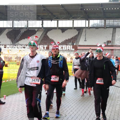 07.12.2025 - St. Pauli X-Mass-Run No. 15 Luisa Fischer http://msf.ph/oto/9387893 07.12.2025 11:48:29 Ziel 3479, 3471, 1534, 3482, 121, 207, 237, 245, 254, 724, 796, 990, 1032, 1471, 1474, 1534, 1539, 1540, 1597, 1622, 1951, 2381, 2384, 2451, 2452, 2475, 2516, 2842, 3225, 3227, 3312, 3313, 3504, 3528, 3542, 3545, 3547, 3602, 3635, 3638, 3657, 4425, 4427 meine-sportfotos.de
