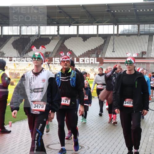 07.12.2025 - St. Pauli X-Mass-Run No. 15 Luisa Fischer http://msf.ph/oto/9387894 07.12.2025 11:48:29 Ziel 156, 8471, 3479, 1534, 3482, 121, 207, 237, 245, 254, 724, 796, 990, 1032, 1471, 1474, 1534, 1539, 1540, 1597, 1622, 1951, 2381, 2384, 2451, 2452, 2475, 2516, 2842, 3225, 3227, 3312, 3313, 3504, 3528, 3542, 3545, 3547, 3602, 3635, 3638, 3657, 4425, 4427 meine-sportfotos.de
