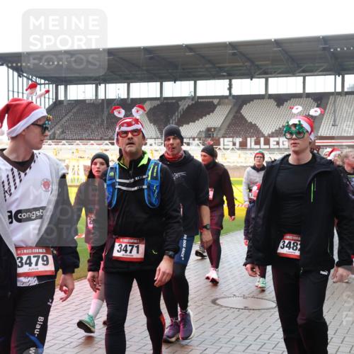 07.12.2025 - St. Pauli X-Mass-Run No. 15 Luisa Fischer http://msf.ph/oto/9387904 07.12.2025 11:48:31 Ziel 2, 15, 3479, 5, 3471, 1, 348, 20, 207, 245, 724, 796, 990, 1032, 1471, 1474, 1534, 1539, 1540, 1597, 1622, 1951, 2381, 2384, 2451, 2452, 2475, 2516, 2842, 3225, 3227, 3312, 3313, 3504, 3528, 3542, 3545, 3547, 3602, 3635, 3638, 3657, 4425, 4427 meine-sportfotos.de
