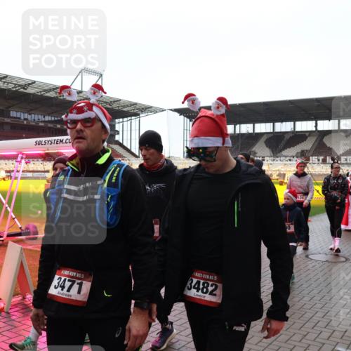 07.12.2025 - St. Pauli X-Mass-Run No. 15 Luisa Fischer http://msf.ph/oto/9387909 07.12.2025 11:48:34 Ziel 68, 15, 3471, 15, 3482, 00, 534, 1, 1951, 103, 207, 724, 796, 990, 1032, 1471, 1474, 1534, 1539, 1597, 1622, 1951, 2381, 2384, 2451, 2452, 2475, 2516, 2842, 3225, 3227, 3312, 3313, 3504, 3528, 3542, 3545, 3547, 3602, 3635, 3638, 3657, 4425, 4427 meine-sportfotos.de