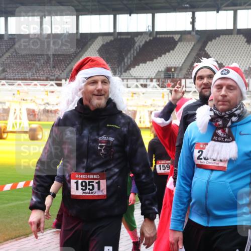 07.12.2025 - St. Pauli X-Mass-Run No. 15 Luisa Fischer http://msf.ph/oto/9387915 07.12.2025 11:48:40 Ziel 15, 1951, 159, 2000, 3602, 207, 616, 724, 732, 796, 990, 1032, 1471, 1474, 1534, 1539, 1597, 1622, 1926, 1927, 1951, 2381, 2384, 2432, 2451, 2452, 2475, 2516, 2842, 3225, 3227, 3312, 3313, 3504, 3528, 3542, 3545, 3547, 3602, 3635, 3638, 3646, 3657, 4423, 4424, 4425, 4426, 4427, 4477, 4480 meine-sportfotos.de
