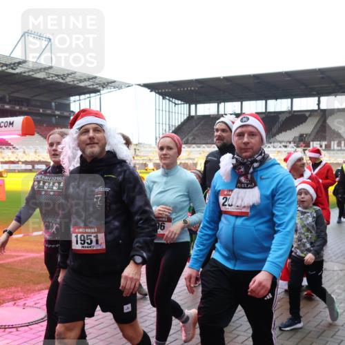 07.12.2025 - St. Pauli X-Mass-Run No. 15 Luisa Fischer http://msf.ph/oto/9387922 07.12.2025 11:48:42 Ziel 15, 1951, 96, 20, 3602, 207, 616, 724, 732, 796, 990, 1471, 1474, 1534, 1539, 1597, 1911, 1926, 1927, 2381, 2384, 2432, 2451, 2452, 2475, 2516, 2842, 3225, 3227, 3312, 3313, 3504, 3528, 3542, 3545, 3547, 3602, 3635, 3638, 3646, 3657, 4134, 4423, 4424, 4425, 4426, 4427, 4477, 4480 meine-sportfotos.de