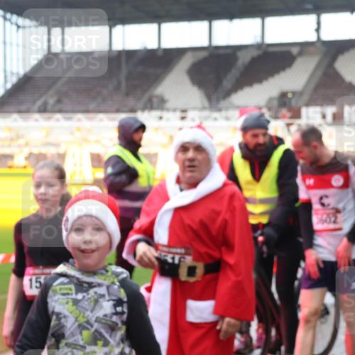 07.12.2025 - St. Pauli X-Mass-Run No. 15 Luisa Fischer http://msf.ph/oto/9387927 07.12.2025 11:48:43 Ziel 15, 16, 1602, 207, 616, 724, 732, 796, 990, 1471, 1474, 1597, 1891, 1911, 1926, 1927, 2381, 2384, 2432, 2451, 2452, 2475, 2516, 2842, 3227, 3312, 3313, 3504, 3528, 3542, 3545, 3547, 3602, 3635, 3638, 3646, 3657, 4134, 4423, 4424, 4425, 4426, 4427, 4477, 4480 meine-sportfotos.de