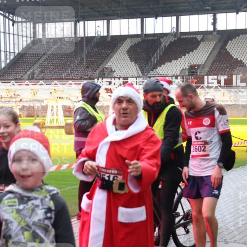 07.12.2025 - St. Pauli X-Mass-Run No. 15 Luisa Fischer http://msf.ph/oto/9387929 07.12.2025 11:48:44 Ziel 171, 16, 3602, 207, 207, 616, 724, 732, 796, 990, 1471, 1474, 1597, 1891, 1911, 1926, 1927, 2381, 2384, 2432, 2451, 2452, 2475, 2516, 2842, 3023, 3312, 3313, 3388, 3504, 3528, 3542, 3545, 3547, 3602, 3635, 3638, 3646, 3657, 4134, 4423, 4424, 4425, 4426, 4427, 4477, 4480 meine-sportfotos.de