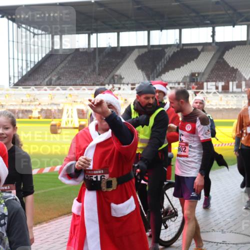 07.12.2025 - St. Pauli X-Mass-Run No. 15 Luisa Fischer http://msf.ph/oto/9387930 07.12.2025 11:48:44 Ziel 15, 15, 516, 602, 207, 207, 616, 724, 732, 796, 990, 1471, 1474, 1597, 1891, 1911, 1926, 1927, 2381, 2384, 2432, 2451, 2452, 2475, 2516, 2842, 3023, 3312, 3313, 3388, 3504, 3528, 3542, 3545, 3547, 3602, 3635, 3638, 3646, 3657, 4134, 4423, 4424, 4425, 4426, 4427, 4477, 4480 meine-sportfotos.de