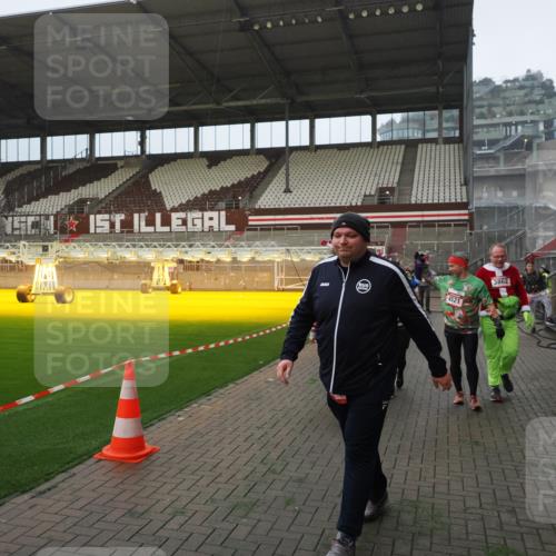07.12.2025 - St. Pauli X-Mass-Run No. 15 Fabian Wolf http://msf.ph/oto/9387931 07.12.2025 10:18:46 Ziel 243, 721, 1034, 1607, 1671, 2152, 2631, 2925, 3862, 4521, 4522, 4524, 4547 meine-sportfotos.de