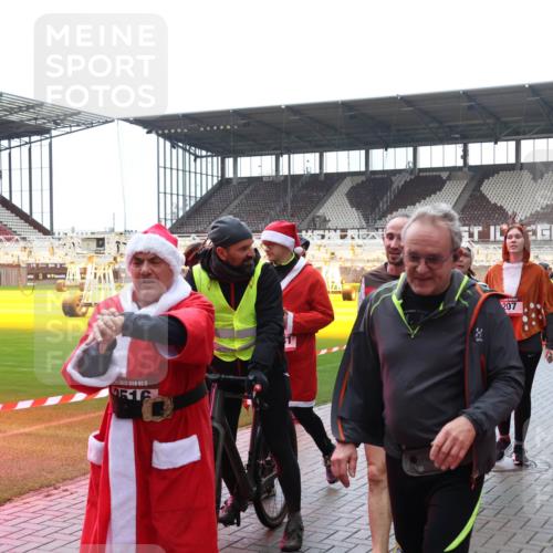 07.12.2025 - St. Pauli X-Mass-Run No. 15 Luisa Fischer http://msf.ph/oto/9387937 07.12.2025 11:48:46 Ziel 15, 97, 15, 6616, 207, 3313, 3657, 2842, 207, 616, 724, 732, 796, 990, 1471, 1474, 1597, 1891, 1911, 1926, 1927, 2008, 2381, 2384, 2432, 2516, 2842, 3023, 3312, 3313, 3388, 3504, 3528, 3542, 3545, 3547, 3602, 3635, 3638, 3646, 3657, 4134, 4423, 4424, 4425, 4426, 4427, 4477, 4480 meine-sportfotos.de