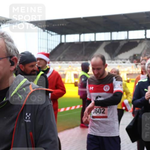 07.12.2025 - St. Pauli X-Mass-Run No. 15 Luisa Fischer http://msf.ph/oto/9387943 07.12.2025 11:48:47 Ziel 3602, 3504, 207, 616, 724, 732, 796, 990, 1471, 1474, 1597, 1891, 1911, 1926, 1927, 2008, 2381, 2384, 2432, 2516, 2842, 3023, 3312, 3313, 3388, 3504, 3528, 3542, 3545, 3547, 3602, 3635, 3638, 3646, 3657, 3926, 4134, 4423, 4424, 4425, 4426, 4427, 4477, 4480 meine-sportfotos.de