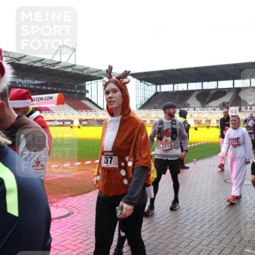 07.12.2025 - St. Pauli X-Mass-Run No. 15 Luisa Fischer http://msf.ph/oto/9387956 07.12.2025 11:48:50 Ziel 15, 3313, 3312, 207, 2842, 207, 616, 724, 732, 796, 990, 1471, 1474, 1597, 1613, 1891, 1911, 1926, 1927, 2008, 2075, 2148, 2432, 2842, 3023, 3312, 3313, 3388, 3504, 3528, 3542, 3545, 3547, 3602, 3635, 3638, 3646, 3657, 3926, 4134, 4423, 4424, 4426, 4477, 4480 meine-sportfotos.de