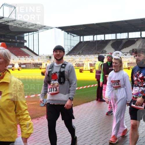 07.12.2025 - St. Pauli X-Mass-Run No. 15 Luisa Fischer http://msf.ph/oto/9387962 07.12.2025 11:48:52 Ziel 15, 3528, 3313, 3312, 207, 616, 724, 732, 796, 990, 1471, 1474, 1597, 1613, 1891, 1911, 1926, 1927, 2008, 2075, 2148, 2432, 2717, 2718, 2842, 3023, 3312, 3388, 3504, 3528, 3542, 3545, 3547, 3602, 3635, 3638, 3646, 3657, 3926, 4134, 4423, 4424, 4426, 4477, 4480 meine-sportfotos.de
