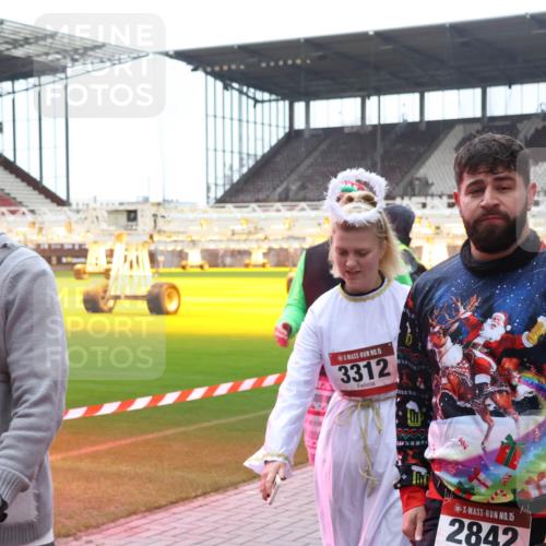 07.12.2025 - St. Pauli X-Mass-Run No. 15 Luisa Fischer http://msf.ph/oto/9387966 07.12.2025 11:48:53 Ziel 15, 3313, 15, 3312, 15, 2842, 207, 616, 724, 732, 796, 990, 1471, 1474, 1597, 1613, 1891, 1911, 1926, 1927, 1967, 2008, 2075, 2148, 2432, 2717, 2718, 3023, 3312, 3388, 3504, 3528, 3542, 3545, 3547, 3602, 3635, 3638, 3646, 3657, 3926, 4134, 4423, 4424, 4426, 4477, 4480 meine-sportfotos.de