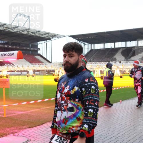 07.12.2025 - St. Pauli X-Mass-Run No. 15 Luisa Fischer http://msf.ph/oto/9387970 07.12.2025 11:48:54 Ziel 15, 2842, 35, 207, 616, 724, 732, 796, 990, 1613, 1891, 1911, 1926, 1927, 1966, 1967, 2008, 2075, 2148, 2432, 2717, 2718, 3023, 3388, 3504, 3528, 3542, 3545, 3547, 3602, 3635, 3638, 3646, 3657, 3926, 4134, 4423, 4424, 4426, 4477, 4480 meine-sportfotos.de
